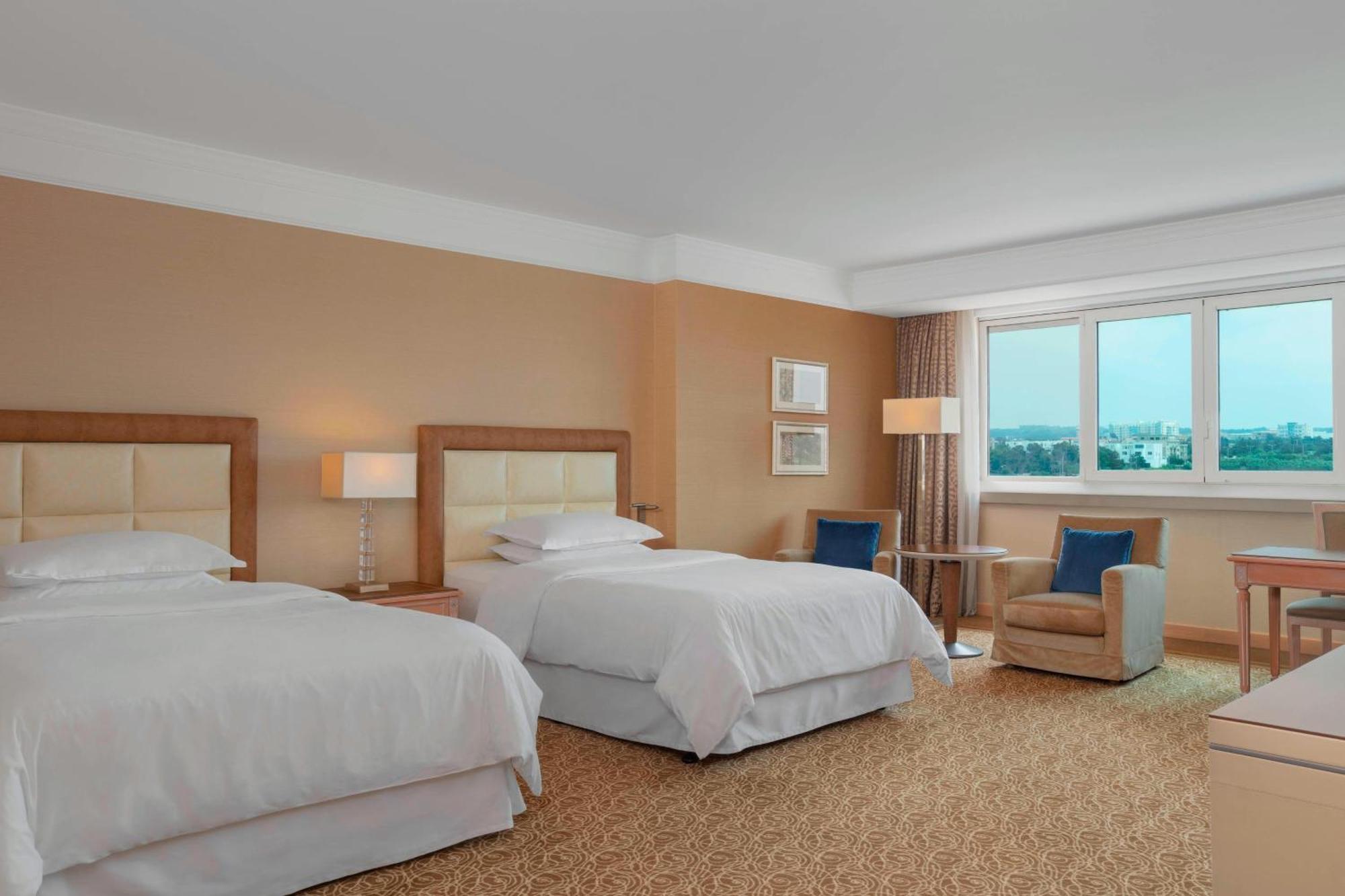 Sheraton Club Des Pins Resort Bagian luar foto