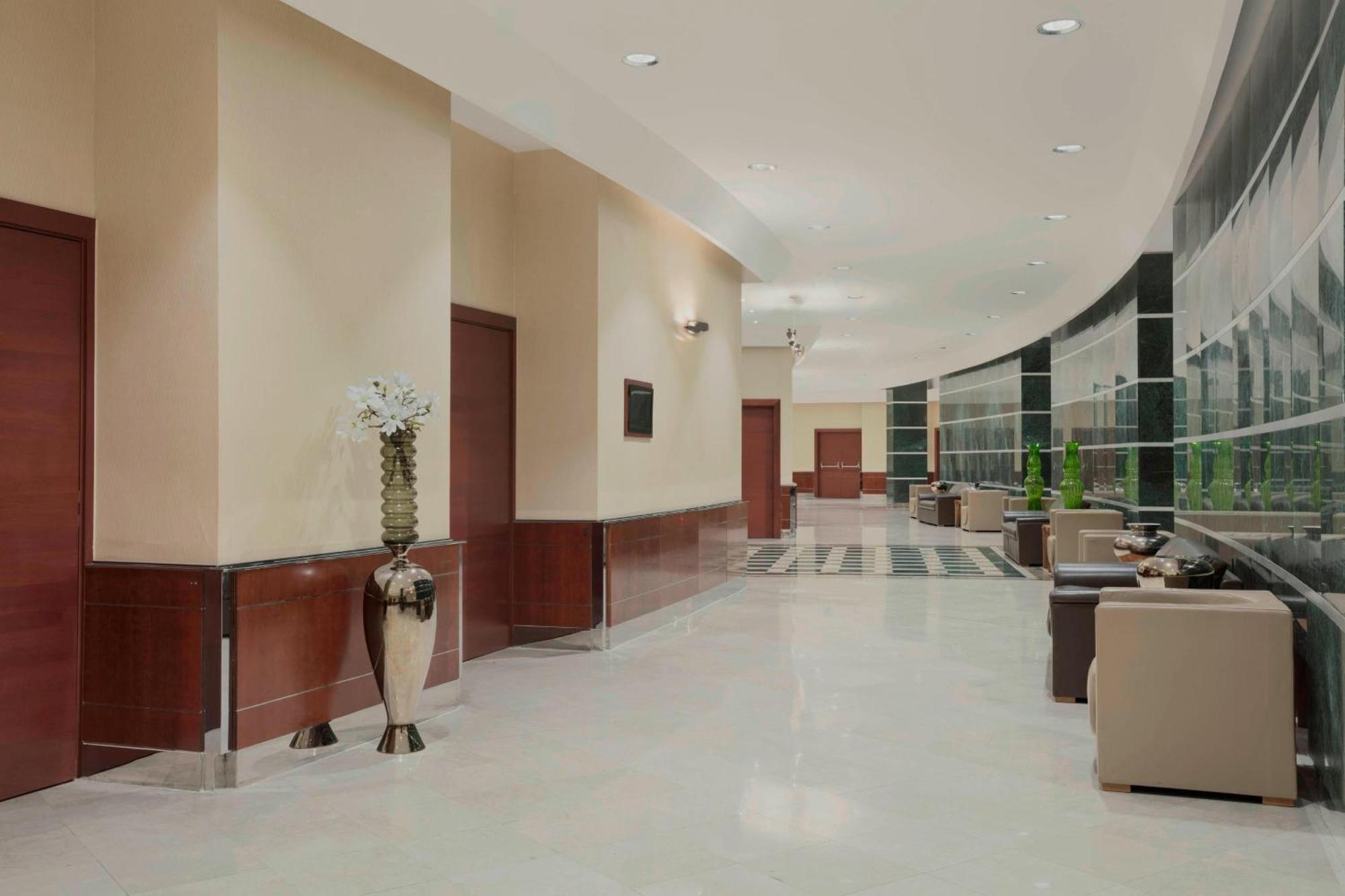 Sheraton Club Des Pins Resort Bagian luar foto