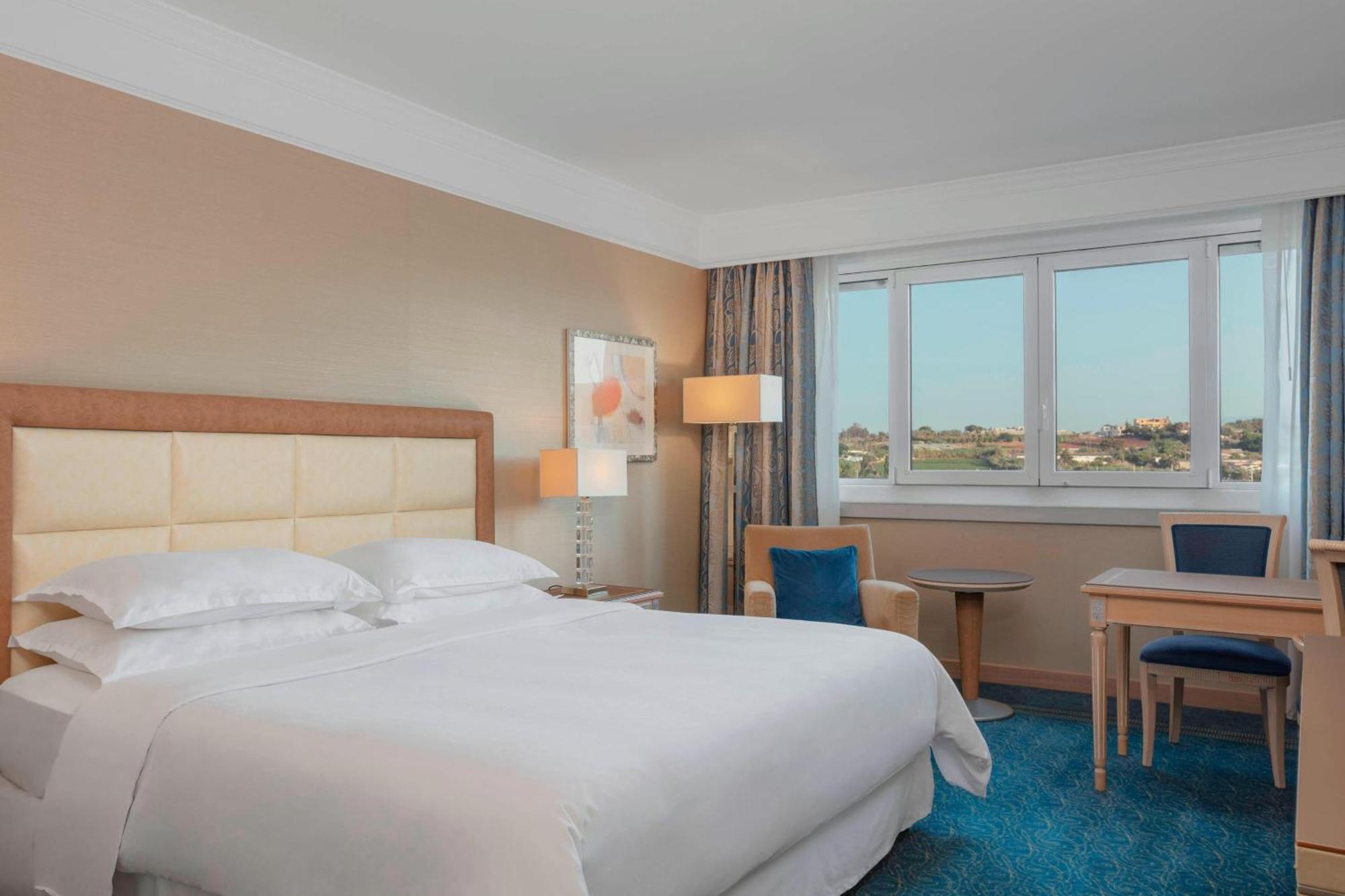 Sheraton Club Des Pins Resort Bagian luar foto