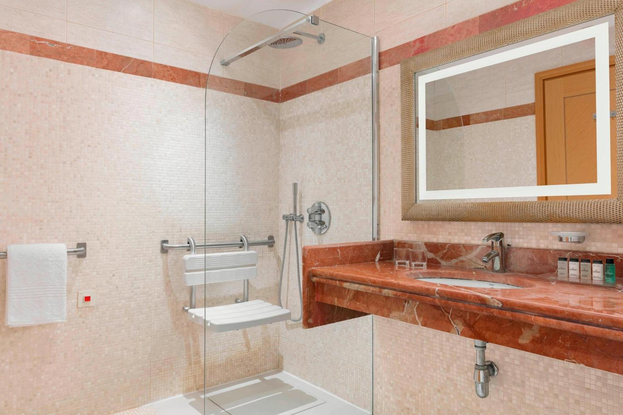 Sheraton Club Des Pins Resort Bagian luar foto