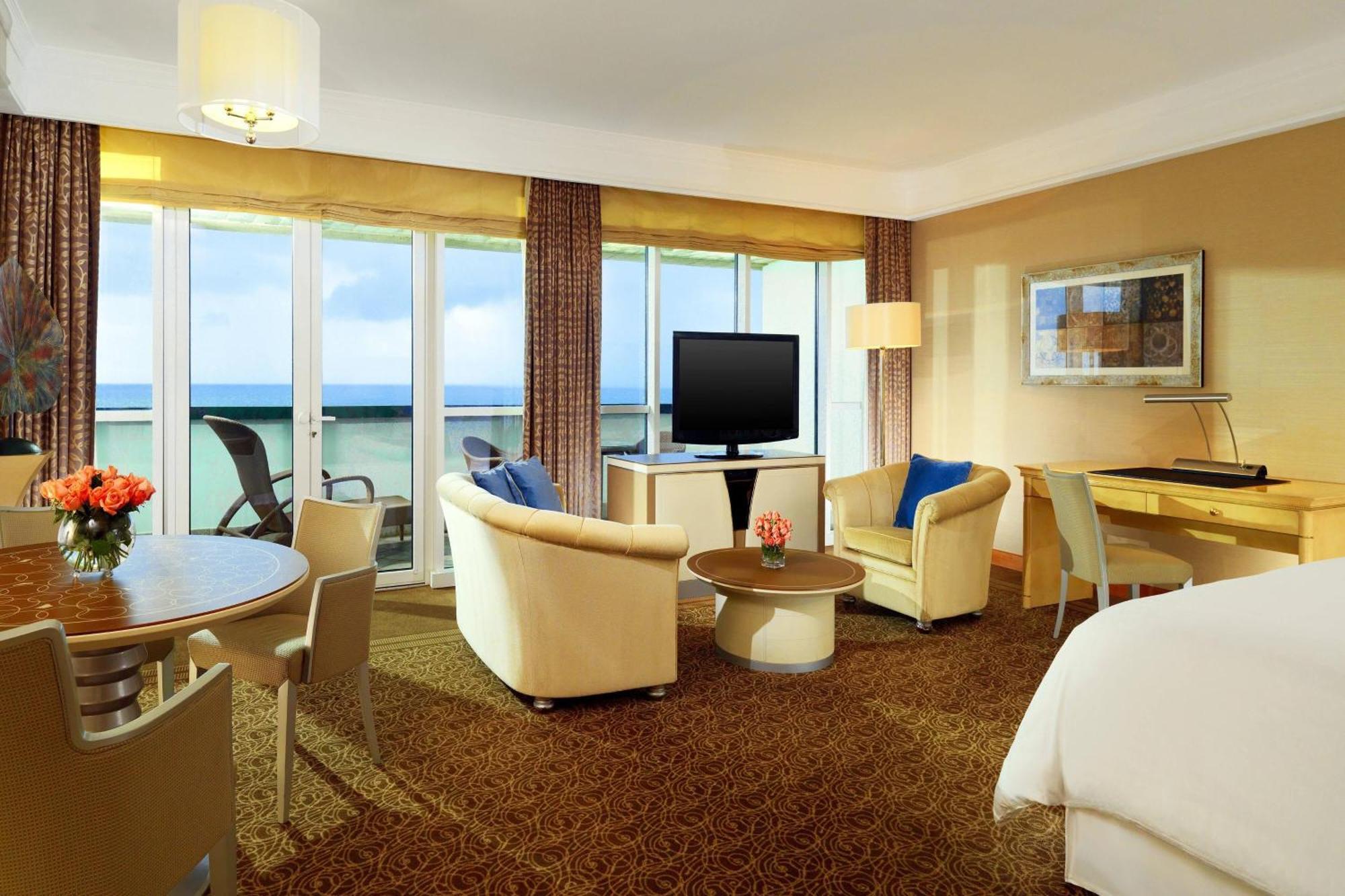 Sheraton Club Des Pins Resort Bagian luar foto