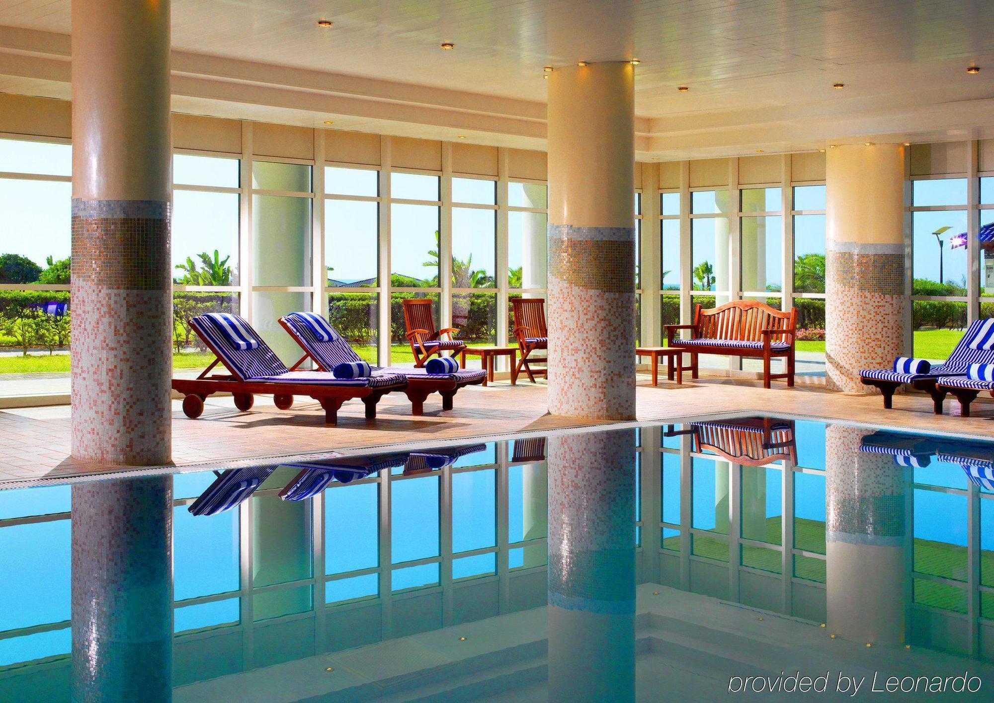 Sheraton Club Des Pins Resort Bagian luar foto