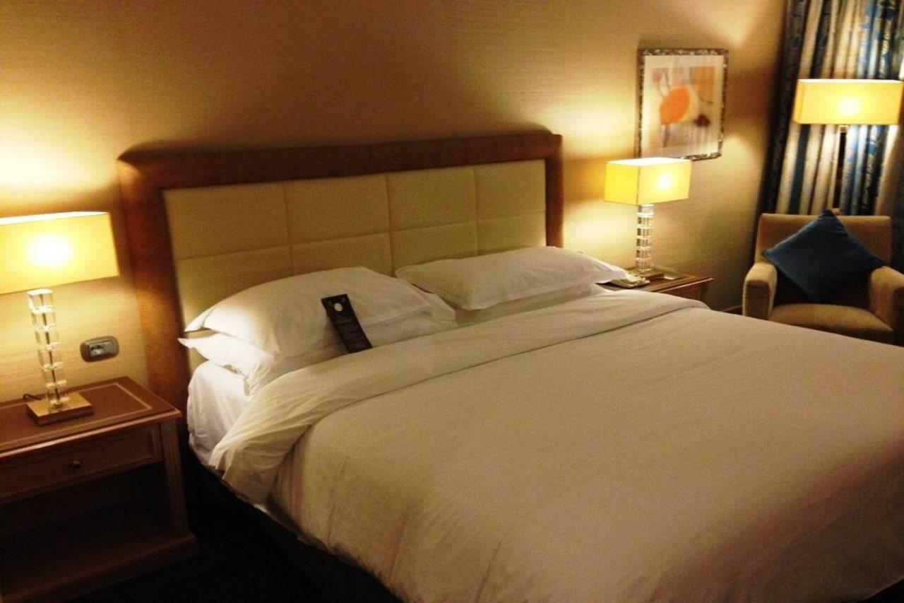 Sheraton Club Des Pins Resort Bagian luar foto